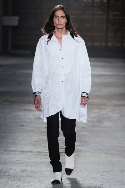 Look 27